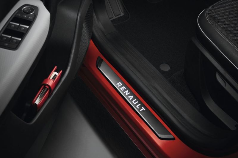 Renault Duster - Kapı Eşiği